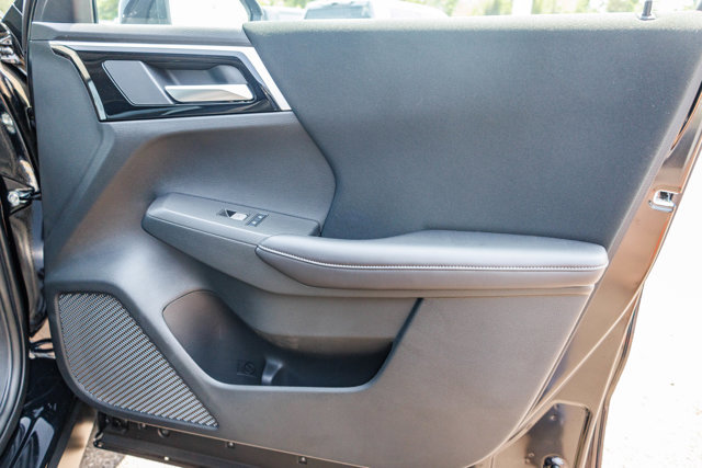 New 2025 Mitsubishi Outlander ES image 16