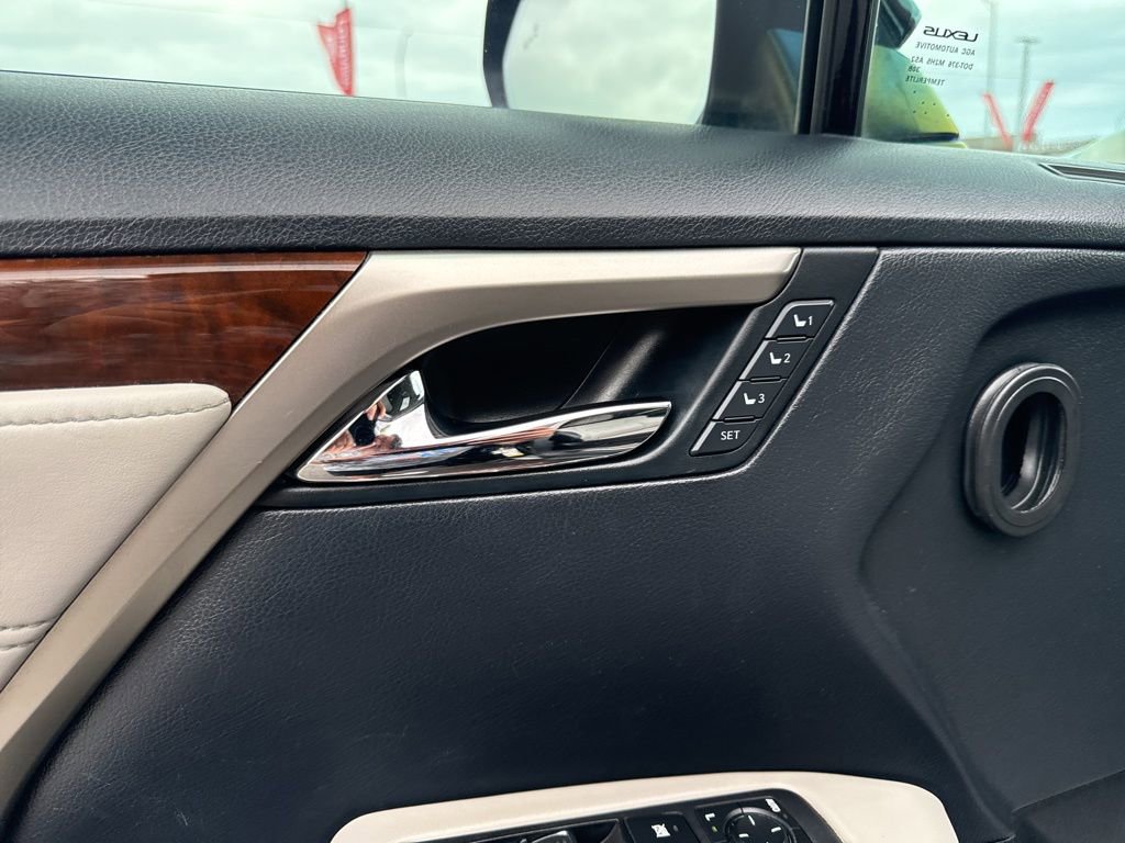 Used 2019 Lexus RX 350 FWD w/ Navigation Package image 4