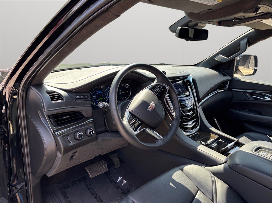 Used 2020 Cadillac Escalade Platinum AWD/4WD image 6