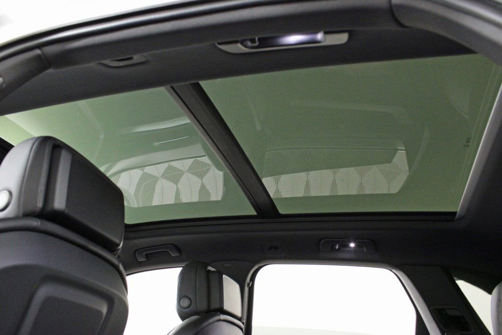 Certified 2025 Porsche Cayenne image 20