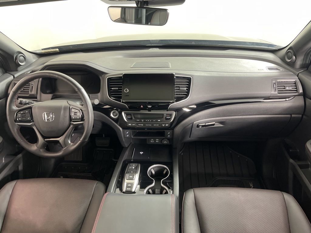 Certified 2025 Honda Ridgeline Black Edition image 16