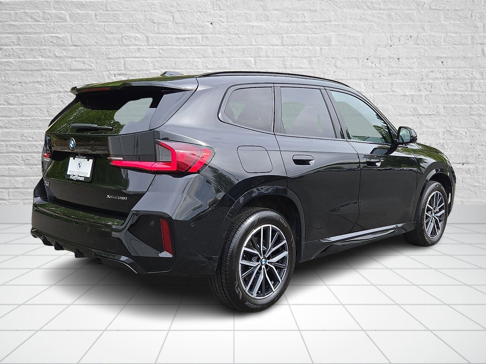 Used 2023 BMW X1 xDrive28i w/ M Sport Package AWD/4WD image 6