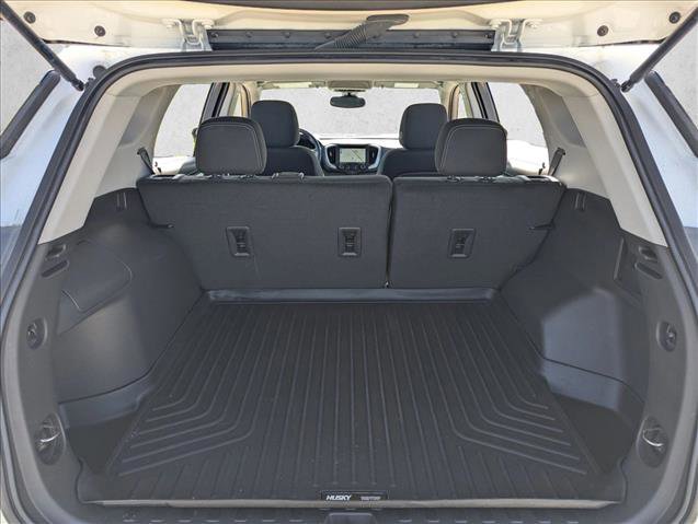 Used 2024 GMC Terrain SLE w/ Driver Convenience Package image 13