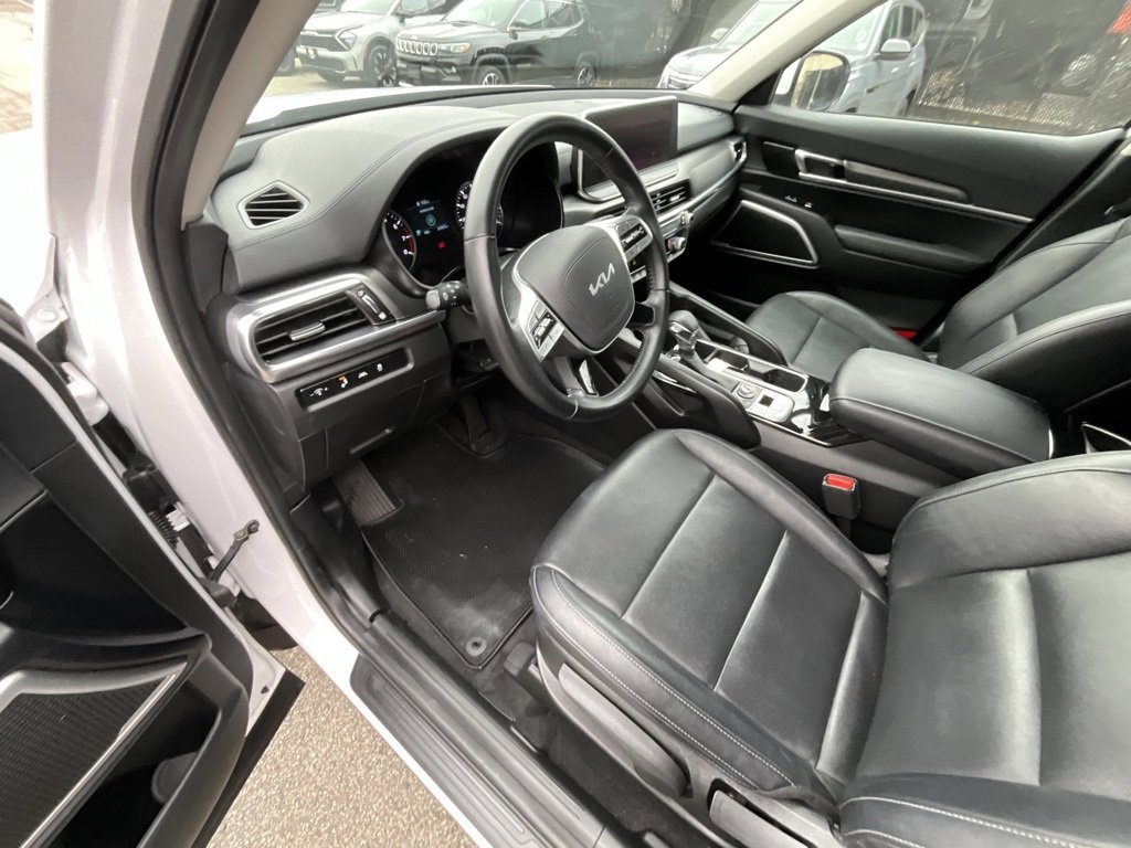 Used 2022 Kia Telluride LX image 10