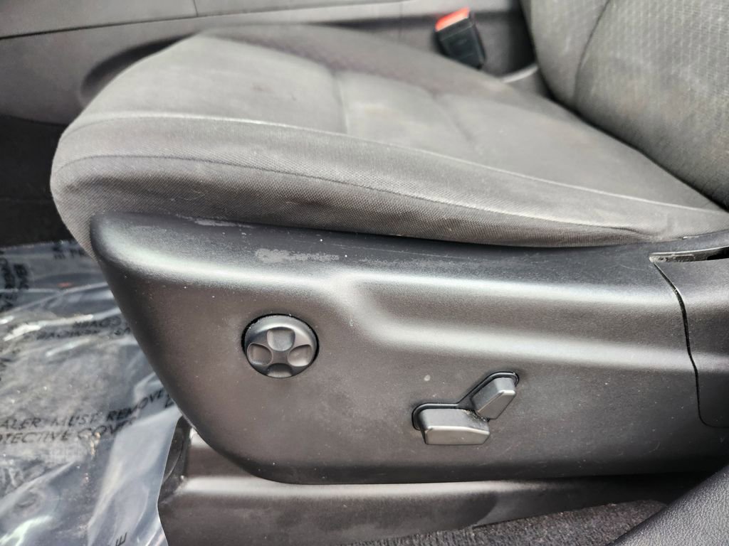 Used 2021 Jeep Grand Cherokee Laredo image 15