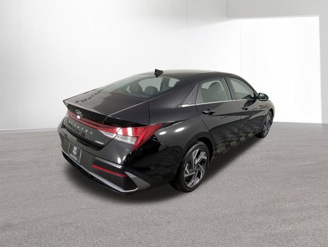 New 2026 Hyundai Elantra Limited FWD image 12
