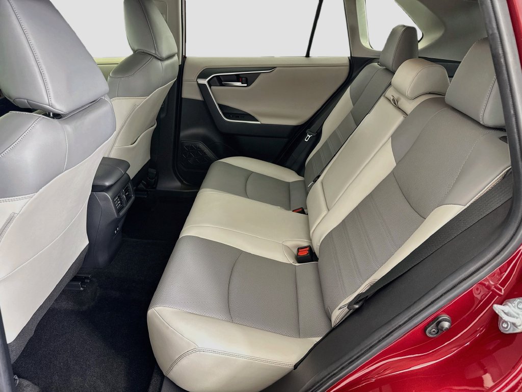 Used 2019 Toyota RAV4 Limited w/ Cold Weather Package FWD image 20