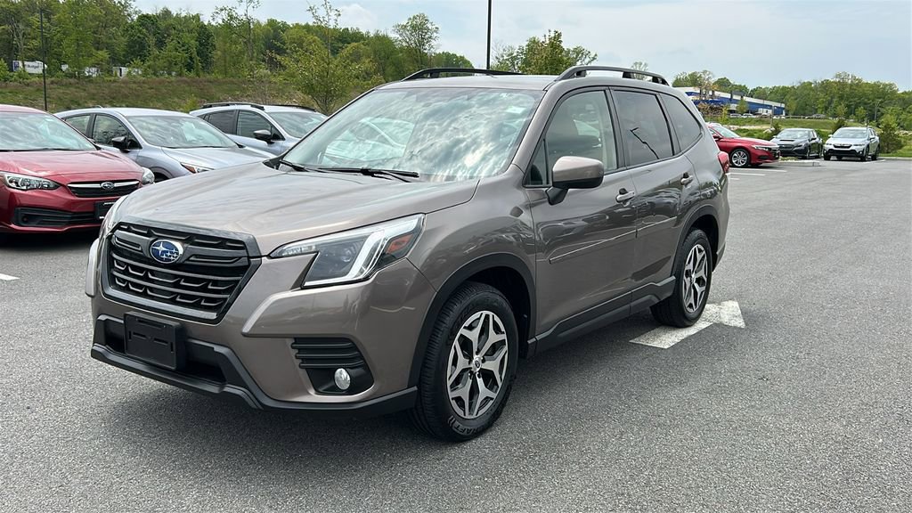 Certified 2023 Subaru Forester Premium AWD/4WD image 3