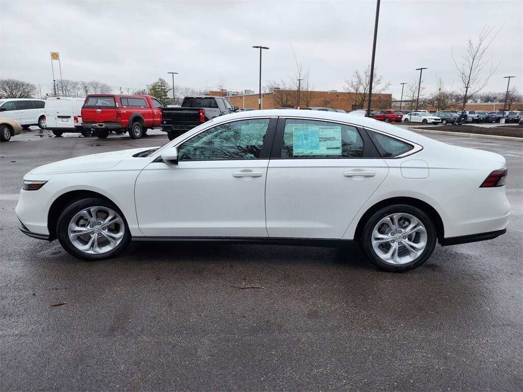 Certified 2023 Honda Accord LX image 8