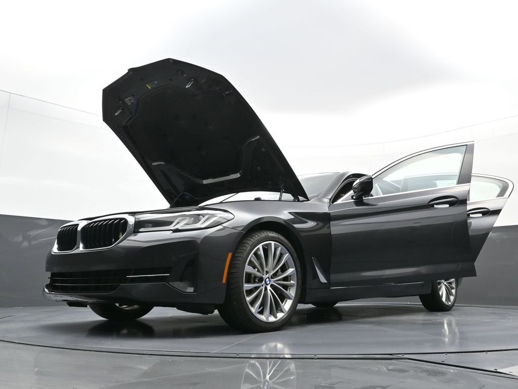Used 2023 BMW 530i xDrive w/ Premium Package image 40