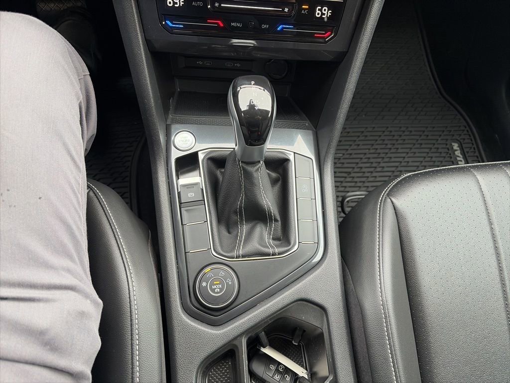 Certified 2024 Volkswagen Tiguan SE image 19