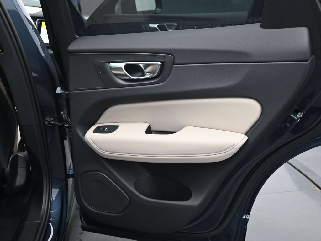 New 2026 Volvo XC60 B5 Plus w/ Protection Package Premier AWD/4WD image 33