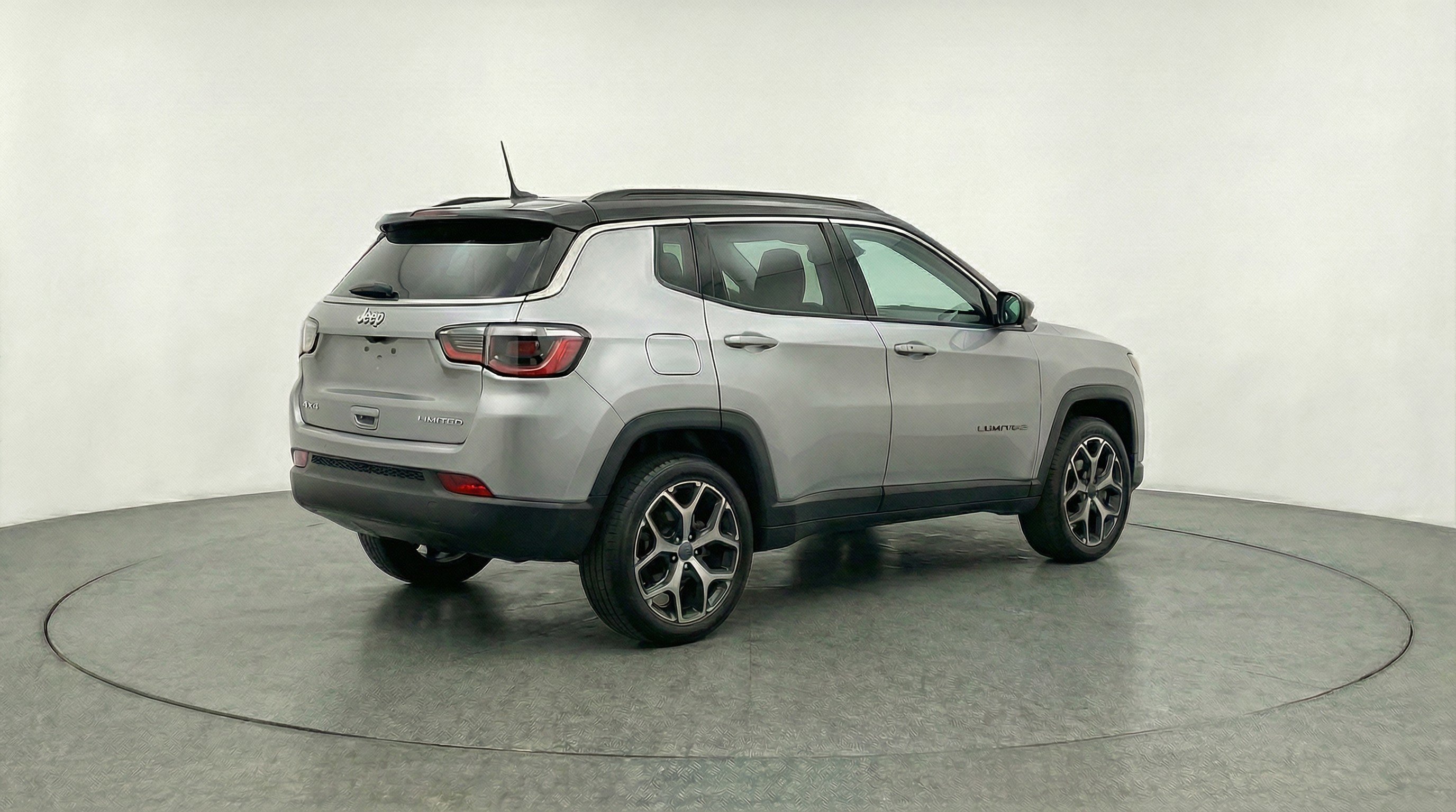Used 2025 Jeep Compass Limited AWD/4WD image 9