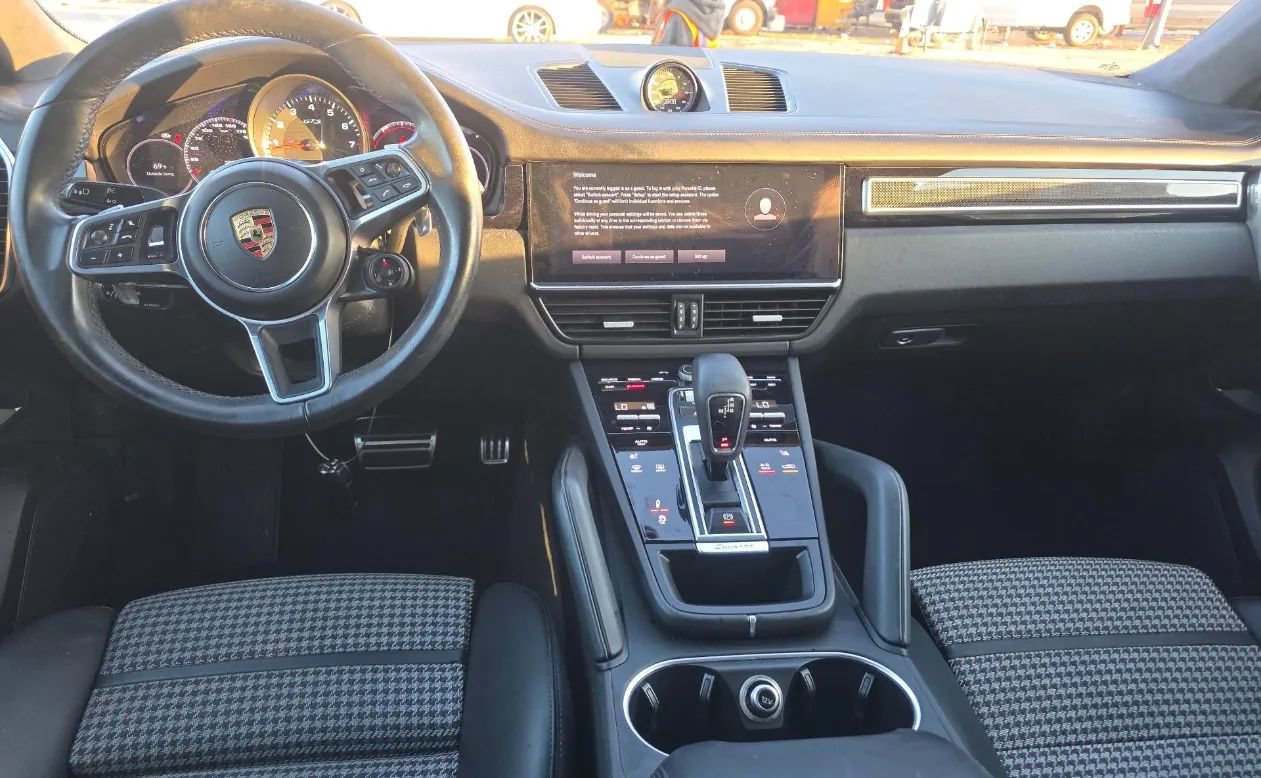 Used 2022 Porsche Cayenne GTS AWD/4WD image 10