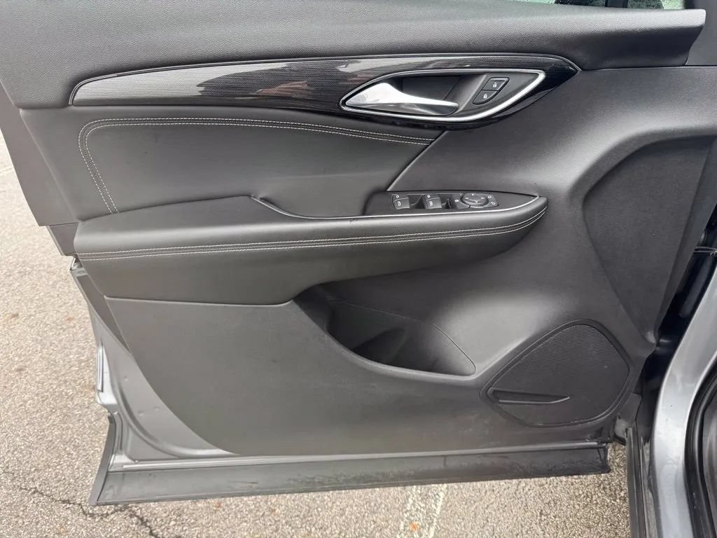 Used 2022 Buick Envision Preferred w/ Safety Package FWD image 11