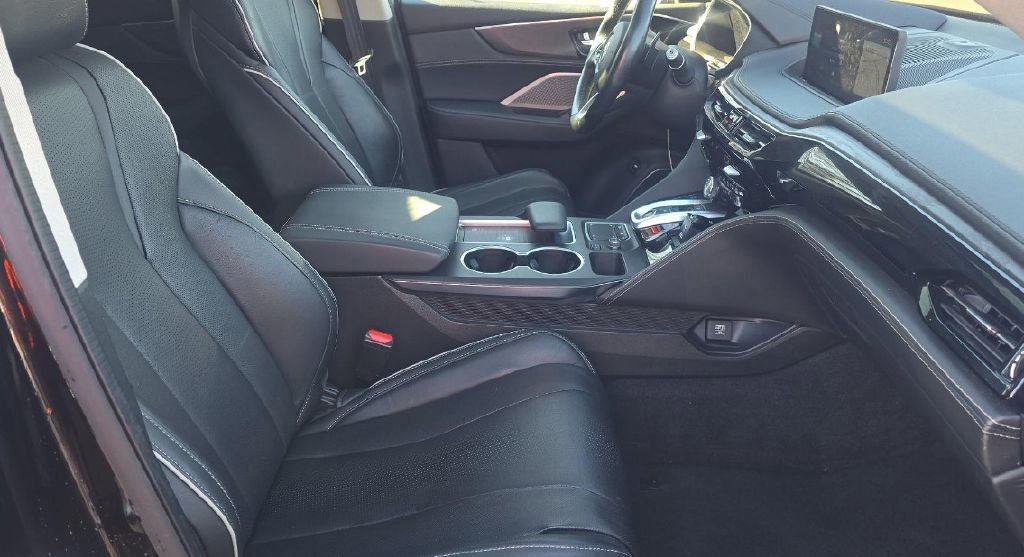 Used 2023 Acura MDX SH-AWD w/ Advance Package image 2