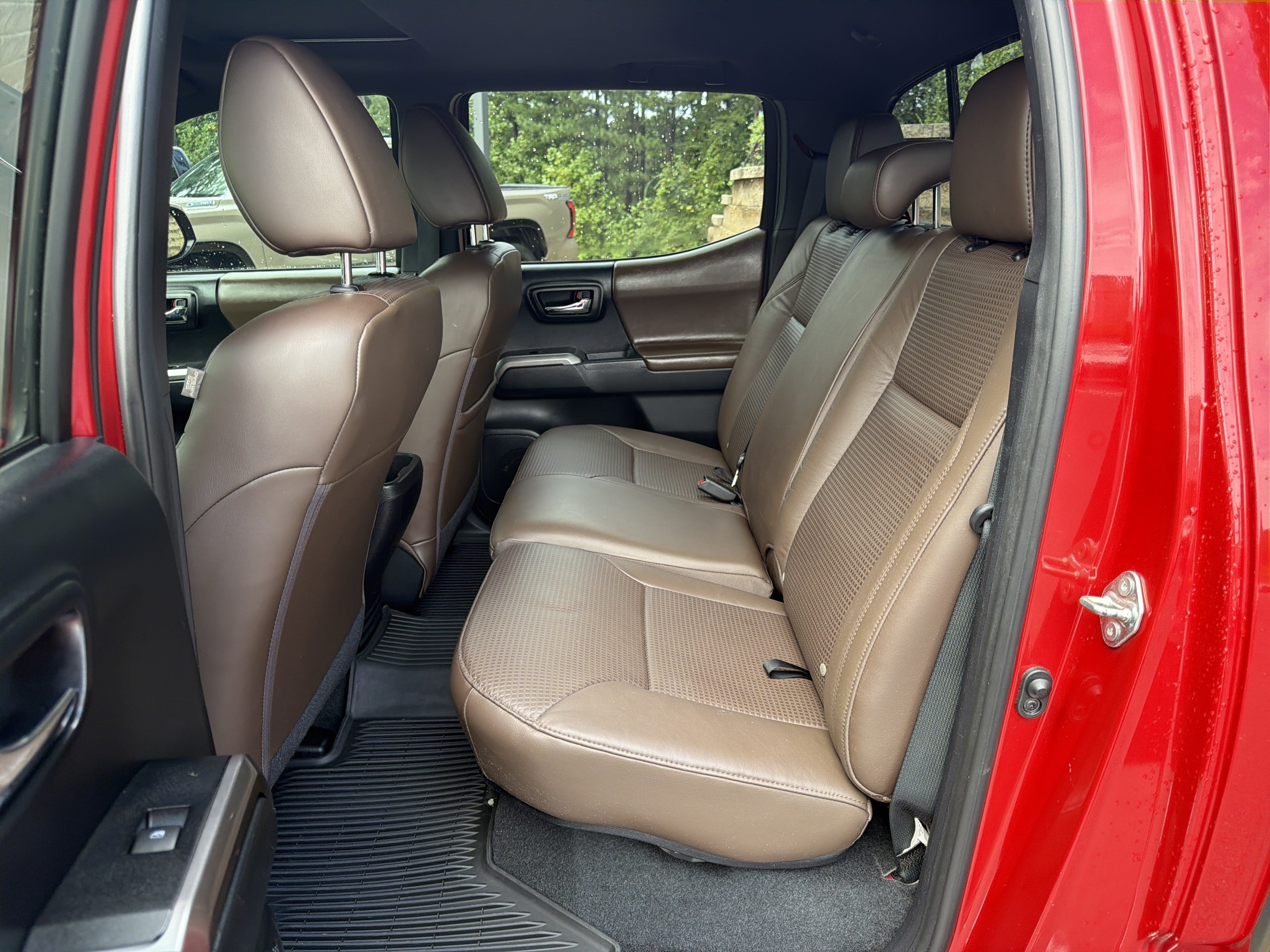 Used 2016 Toyota Tacoma Limited w/ Towing Package RWD image 20
