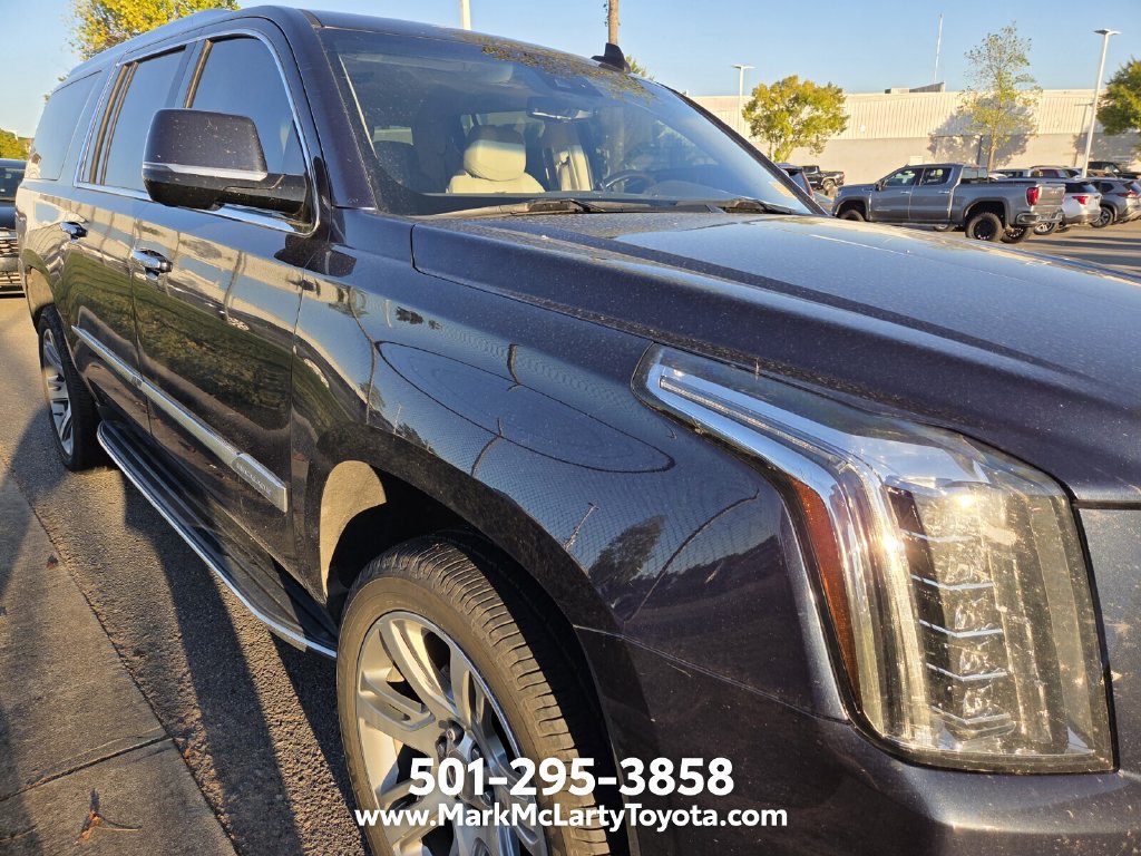 Used 2019 Cadillac Escalade ESV Luxury AWD/4WD image 9