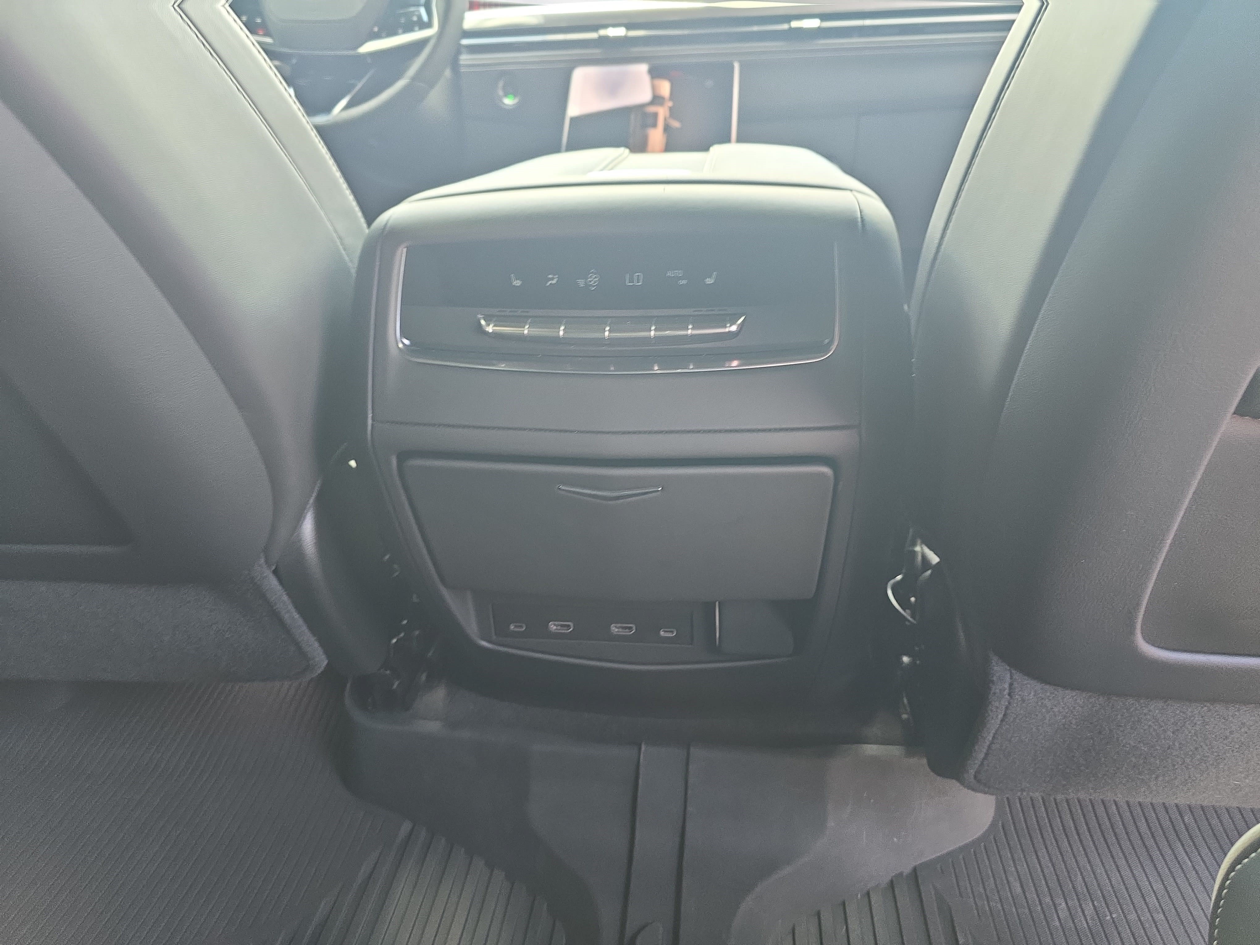 Certified 2025 Cadillac Escalade V AWD/4WD image 12