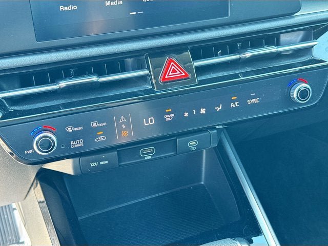 Certified 2023 Kia Niro LX FWD image 15
