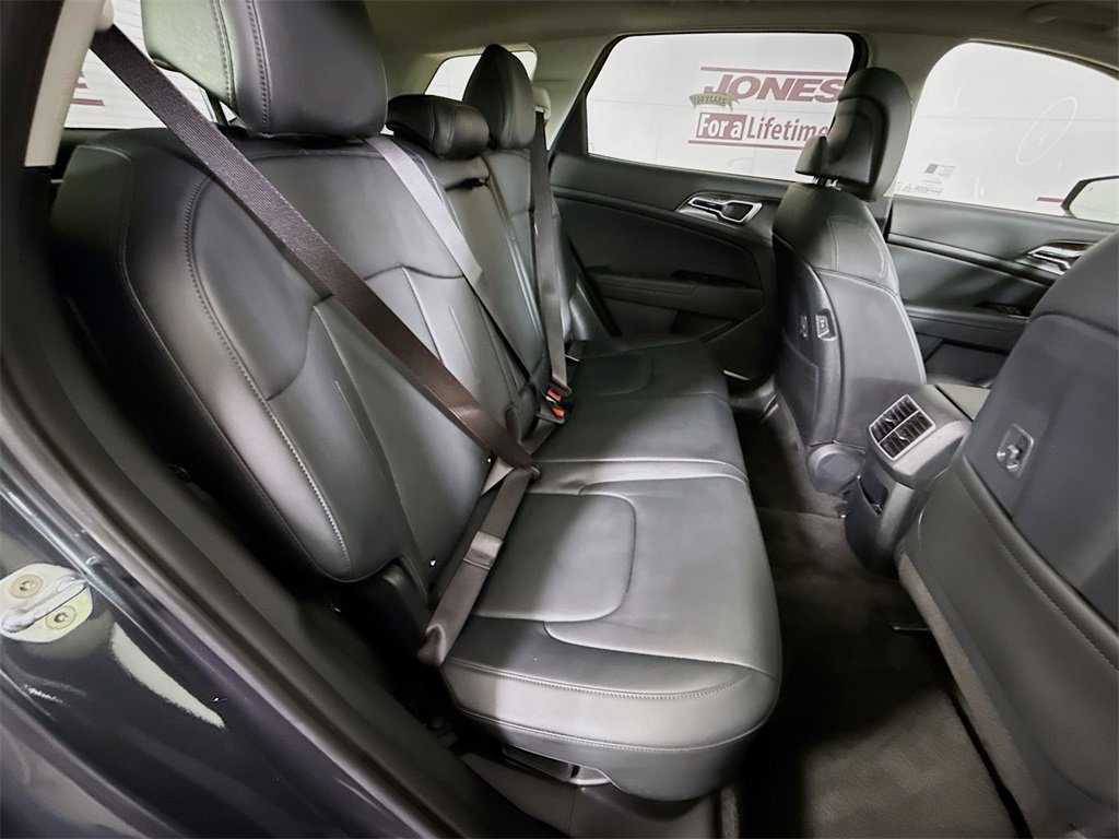 Certified 2023 Kia Sportage EX w/ EX Premium Package image 32