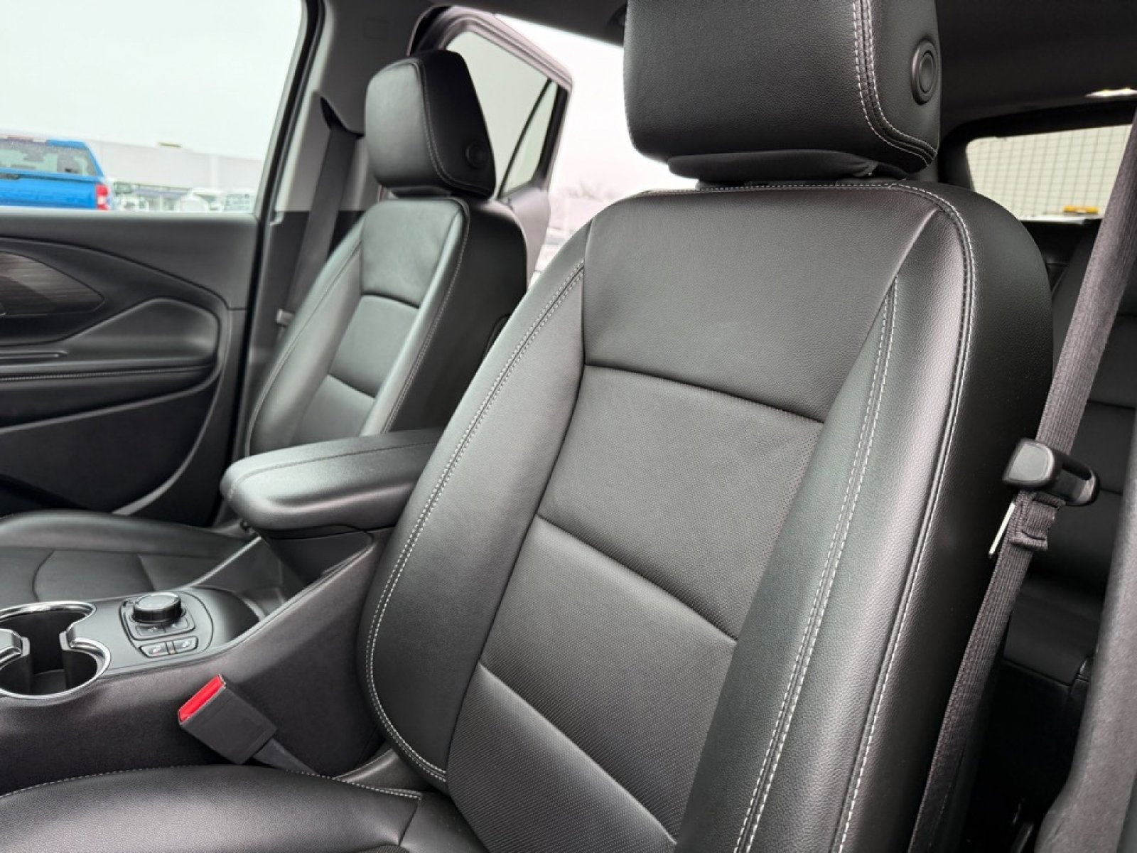 Used 2024 GMC Terrain SLT image 16