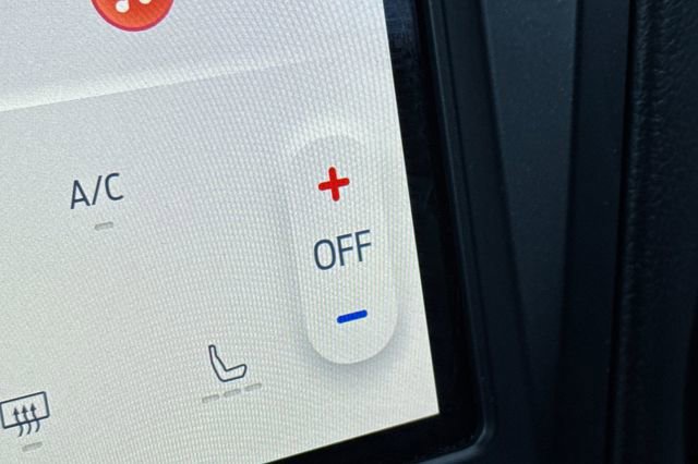 Used 2024 Ford Edge SEL image 30