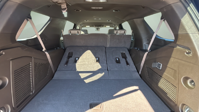Used 2025 Chevrolet Tahoe LT AWD/4WD image 36