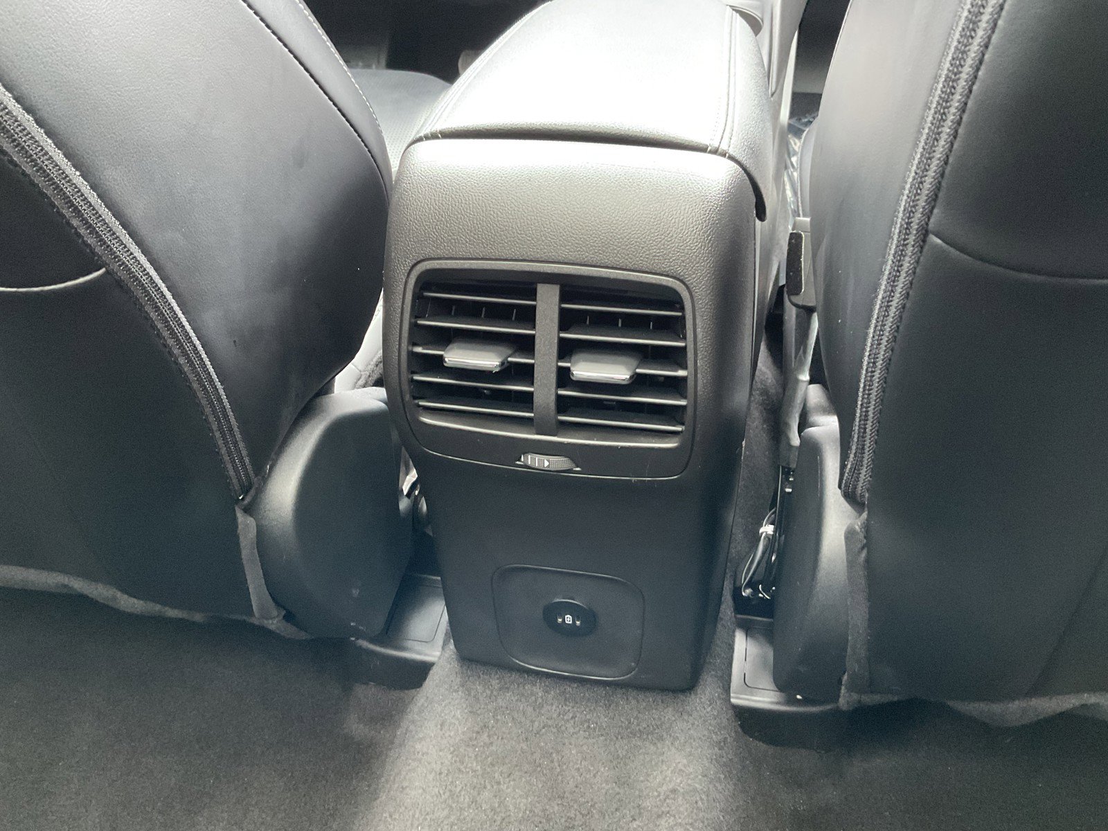 Used 2024 Ford Escape Platinum image 17