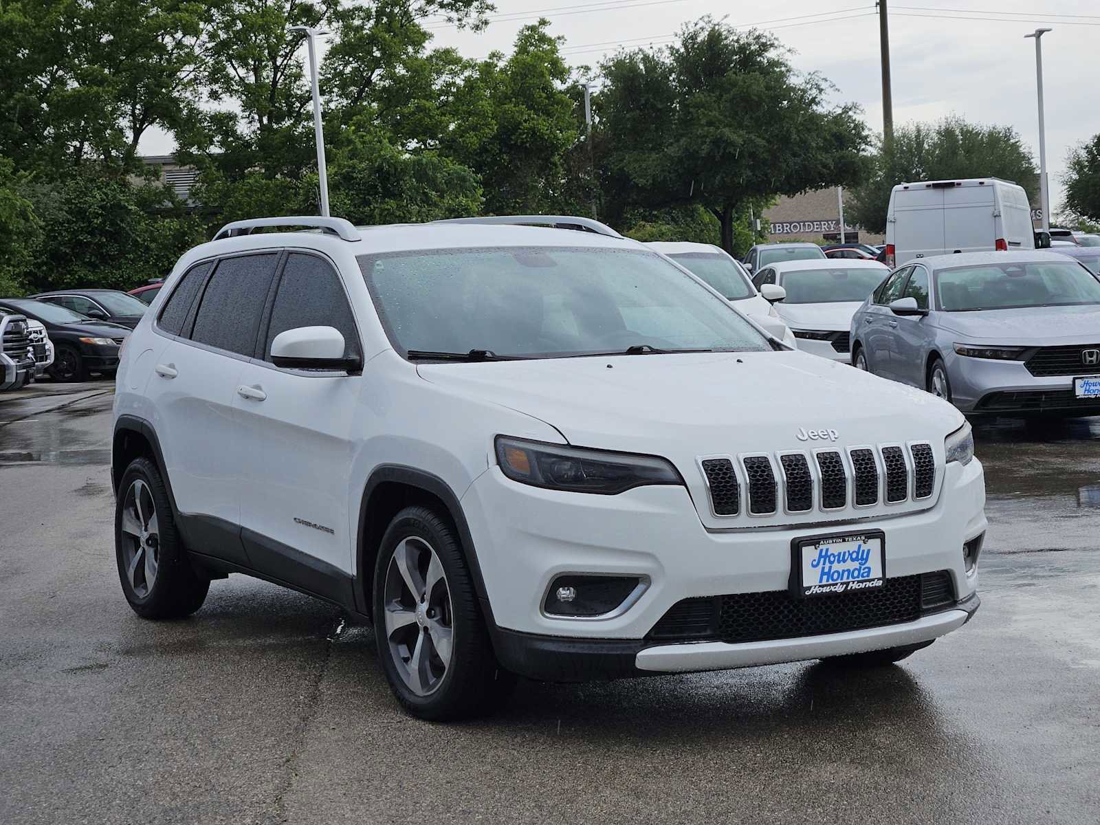 Used 2019 Jeep Cherokee Limited FWD image 3
