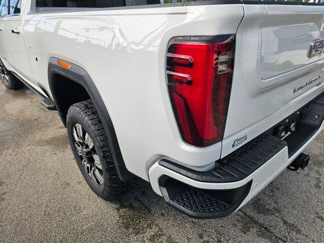New 2026 GMC Sierra 2500 Denali w/ Denali Reserve Package image 16