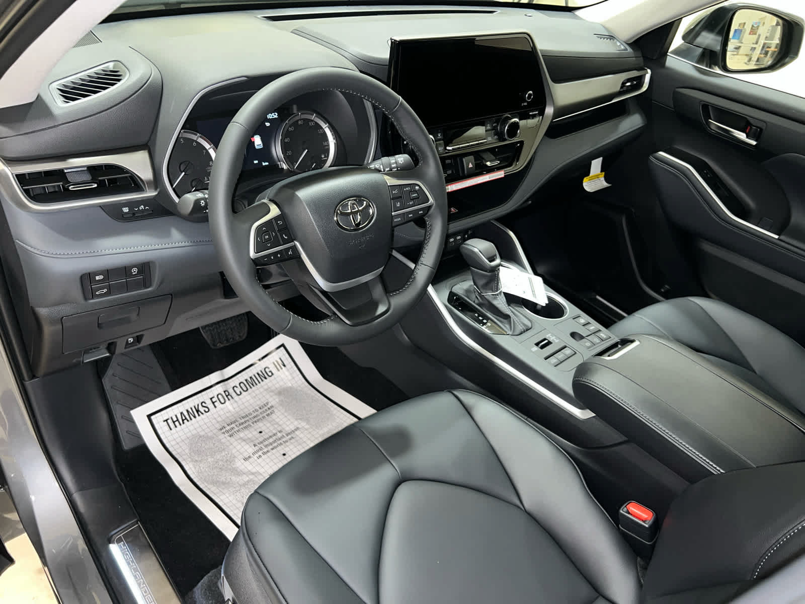 New 2026 Toyota Highlander XLE AWD/4WD image 14