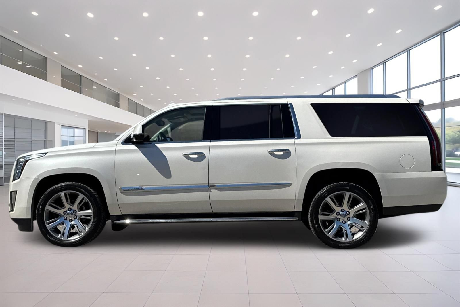 Used 2015 Cadillac Escalade ESV Luxury AWD/4WD image 7