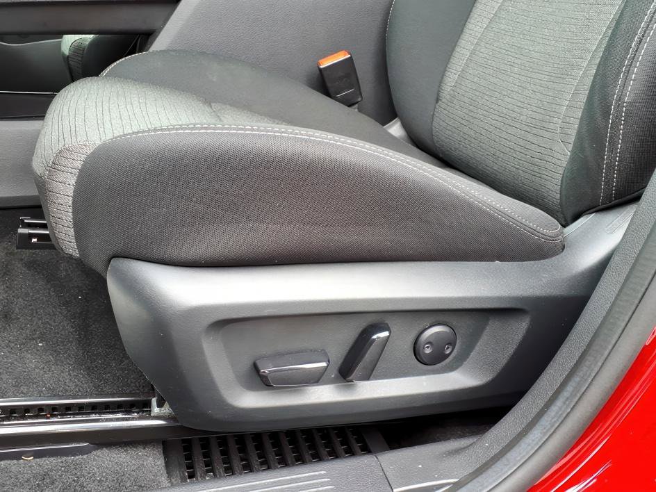 Used 2023 Nissan Rogue SV image 15