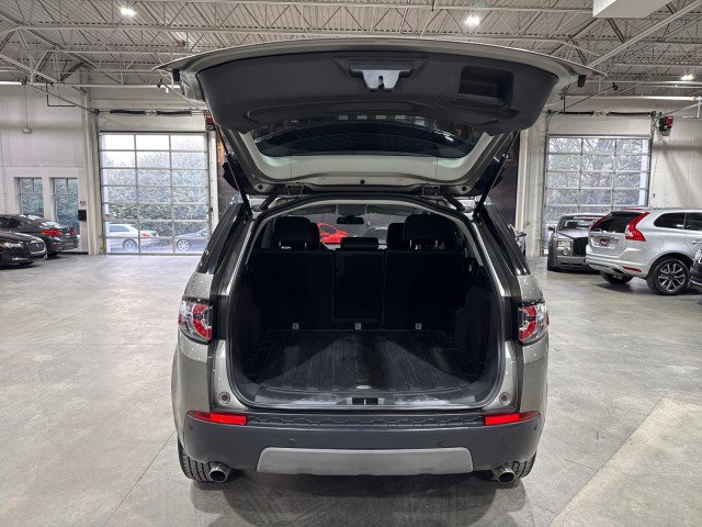 Used 2017 Land Rover Discovery Sport SE image 14