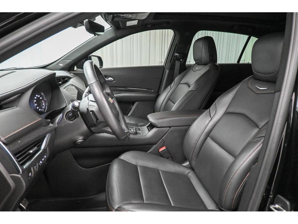 Used 2023 Cadillac XT4 Sport w/ LPO, ONYX Package image 10