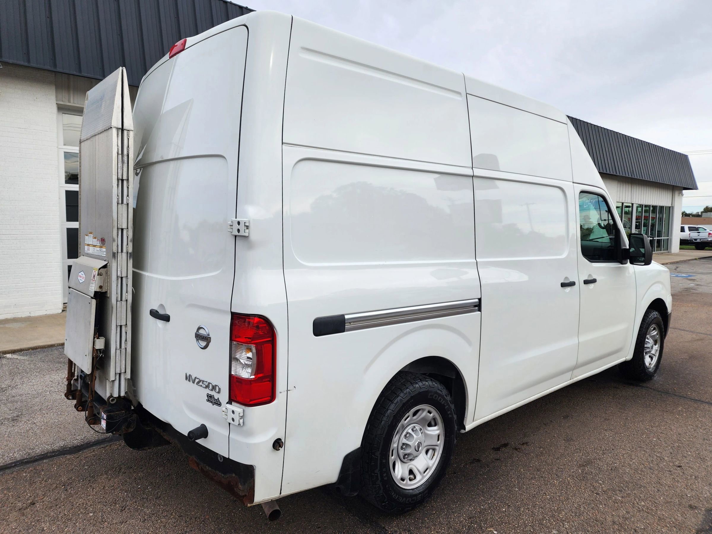 Used 2018 Nissan NV 2500 SV w/ Navigation Package image 7
