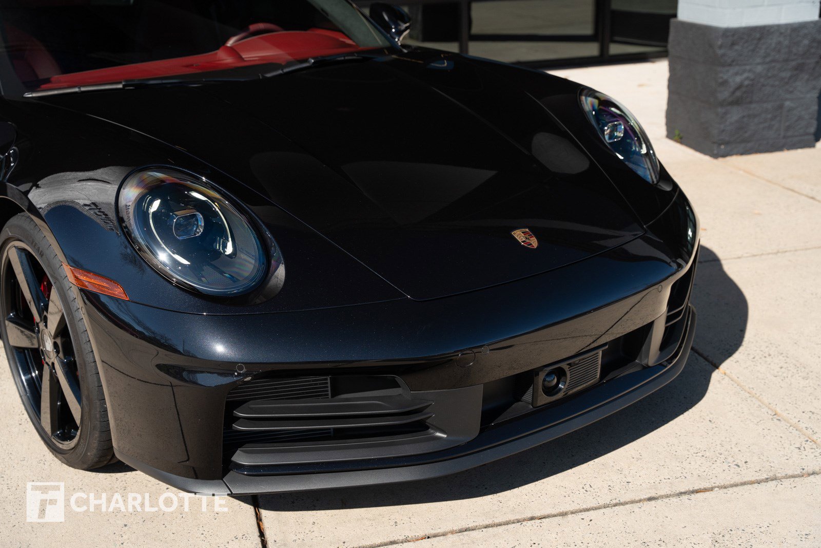 Used 2025 Porsche 911 Carrera image 2