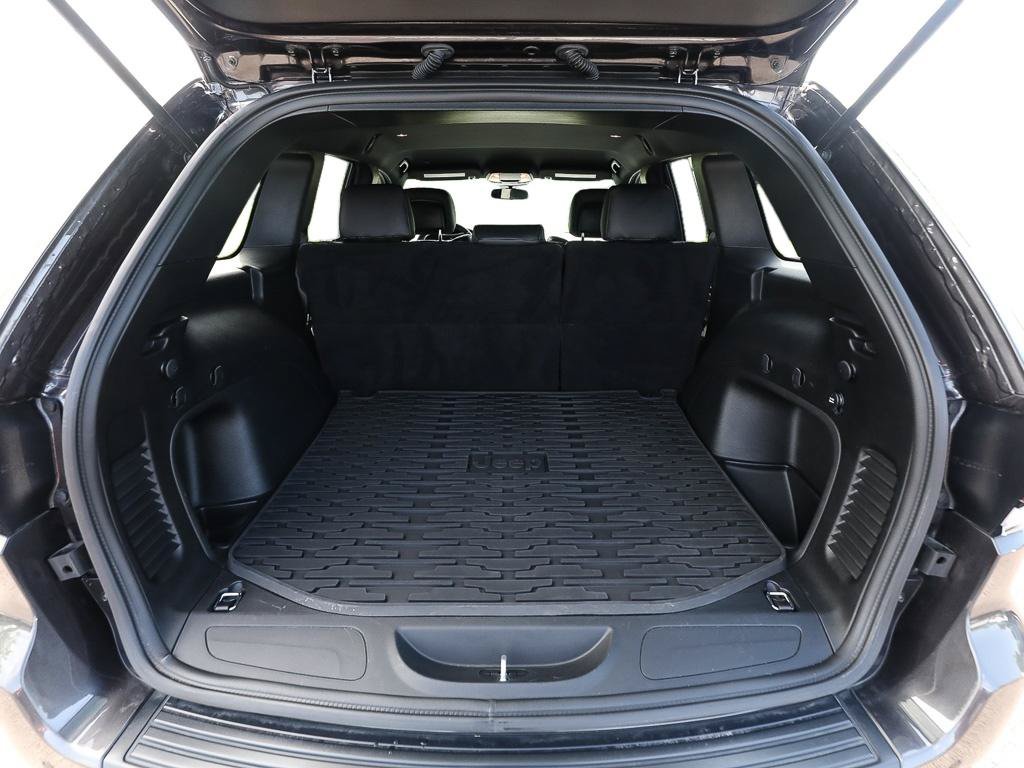 Used 2021 Jeep Grand Cherokee Laredo AWD/4WD image 7