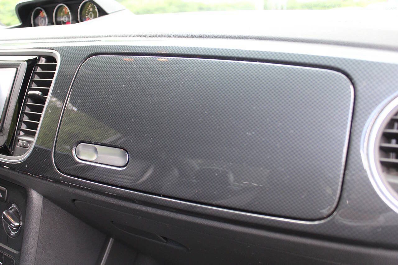 Used 2012 Volkswagen Beetle 2.0T FWD image 31