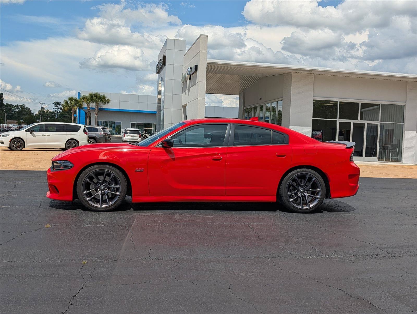 Used 2023 Dodge Charger Scat Pack w/ Plus Group RWD image 2