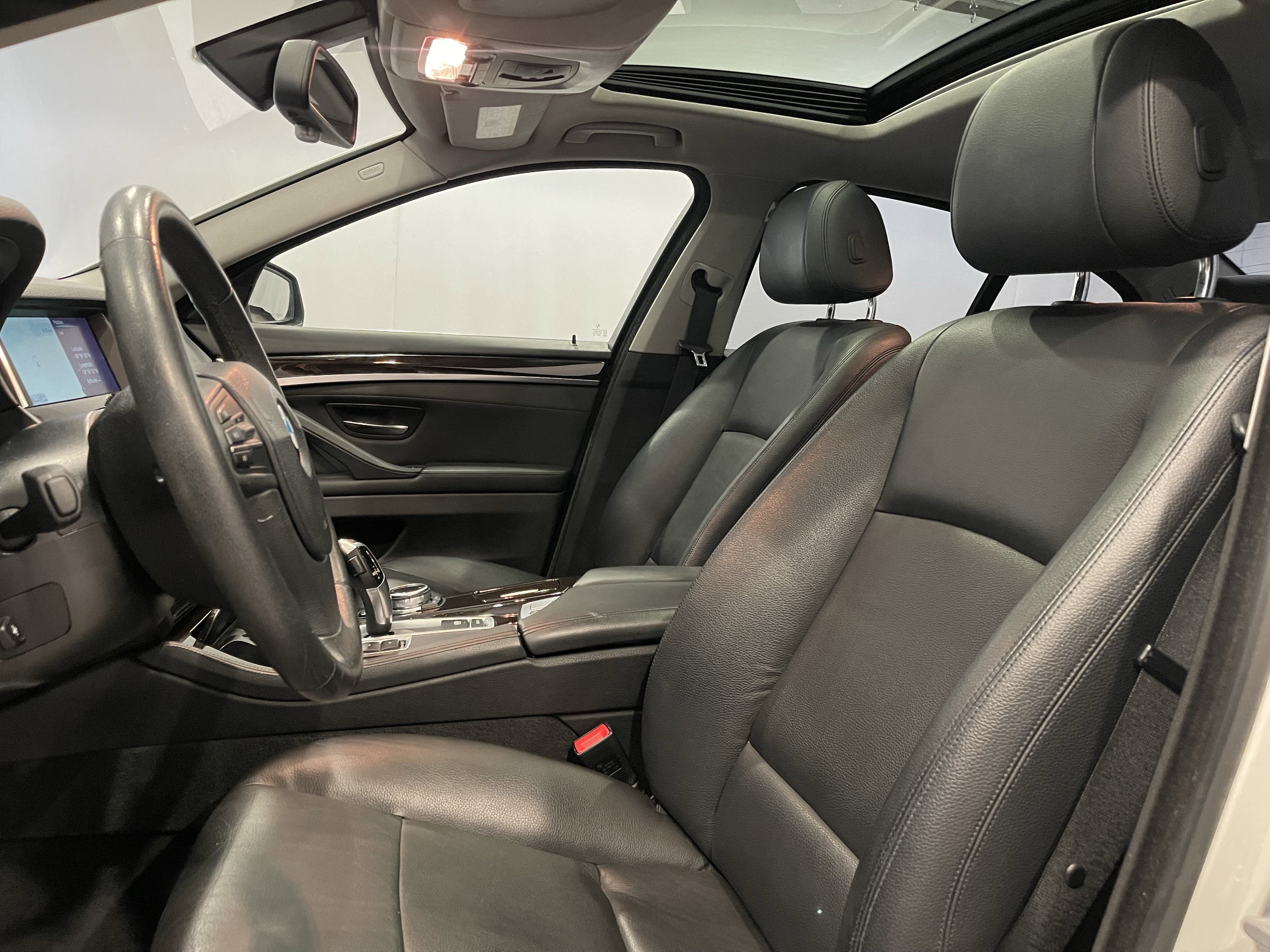 Used 2014 BMW 528i Sedan RWD image 10