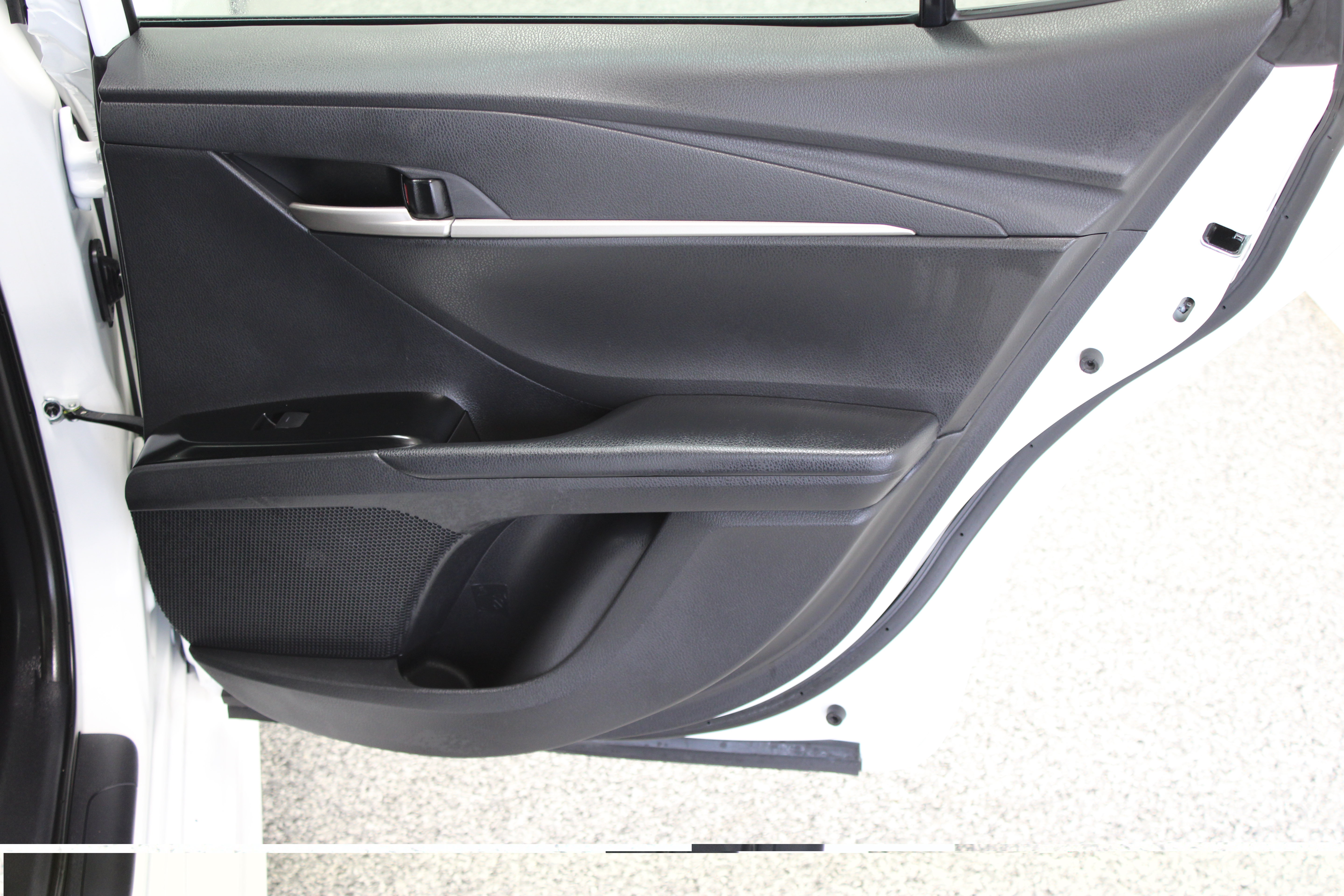 Used 2025 Toyota Camry SE FWD image 32