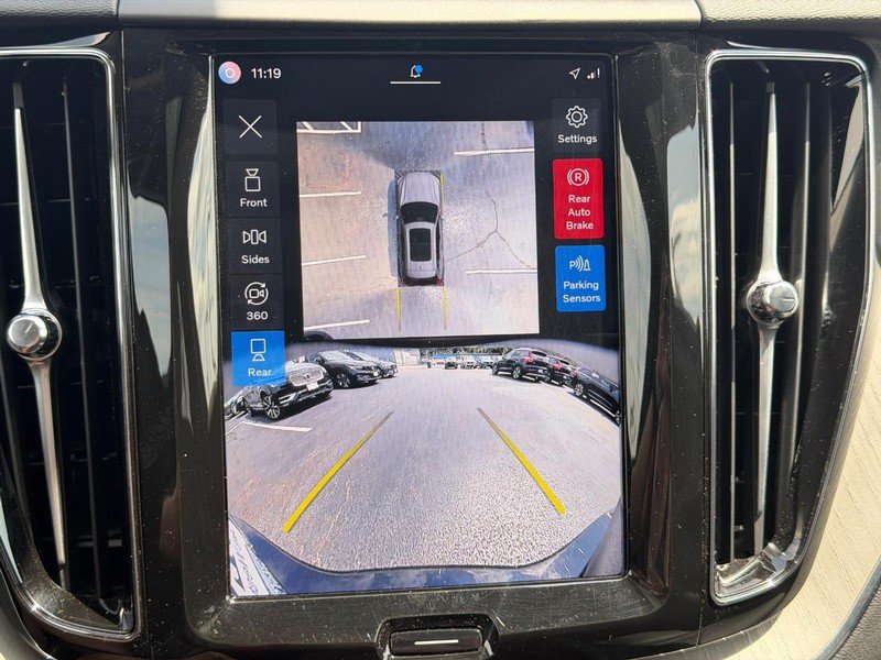Certified 2025 Volvo XC60 B5 Plus w/ Climate Package AWD/4WD image 21