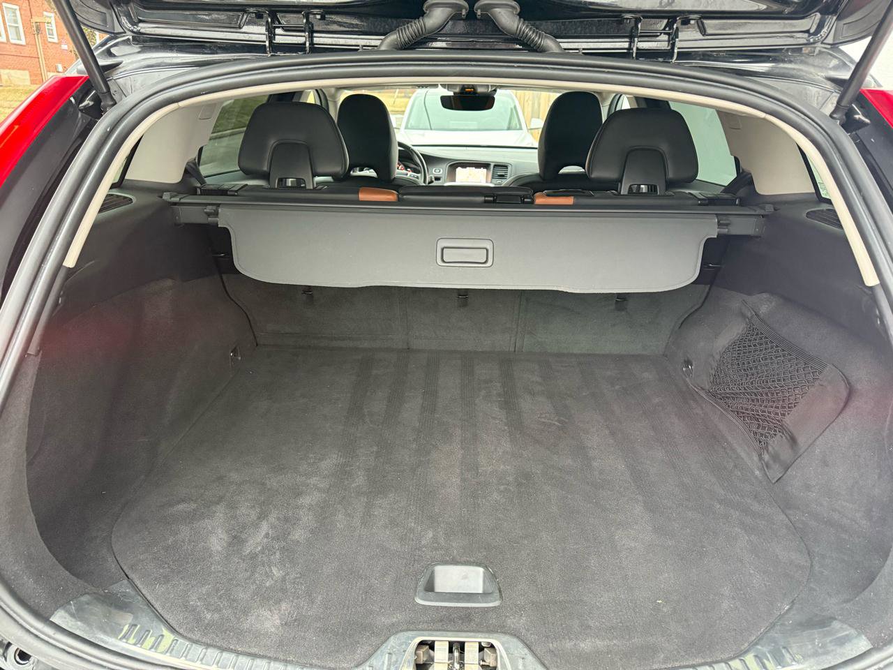 Used 2018 Volvo V60 T5 Cross Country w/ Convenience Package image 5