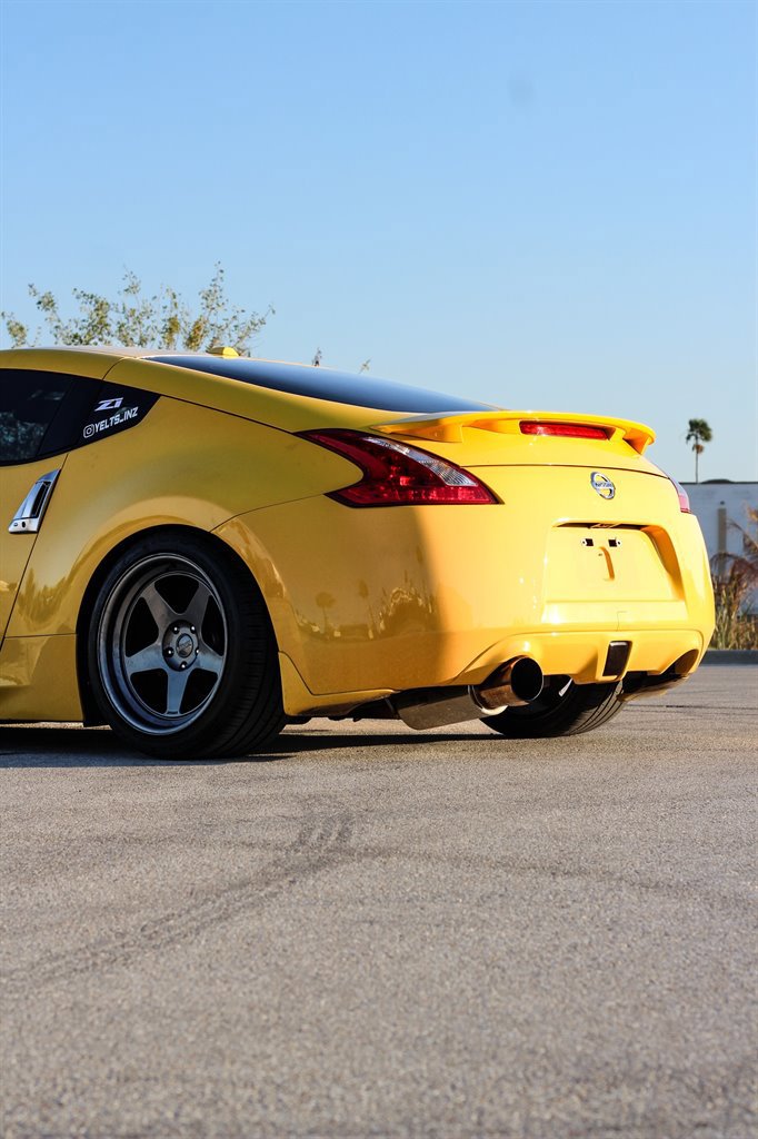 Used 2009 Nissan 370Z Touring w/ Sport Pkg image 3