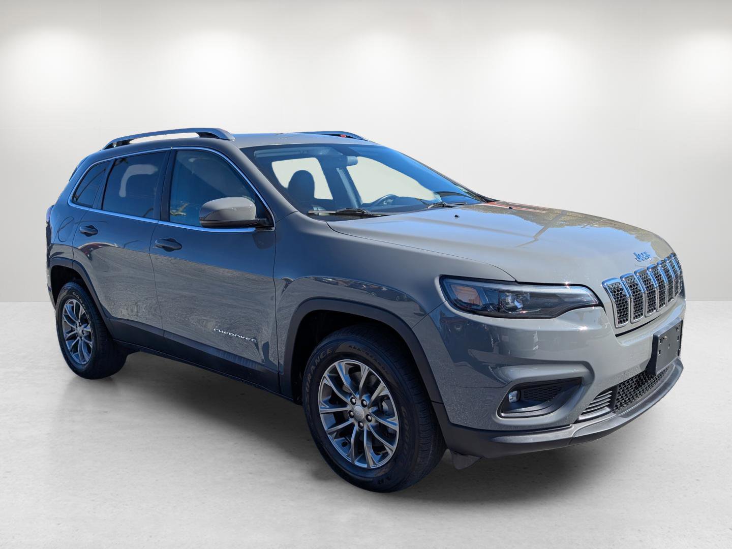 Used 2019 Jeep Cherokee Latitude Plus w/ Cold Weather Group image 3