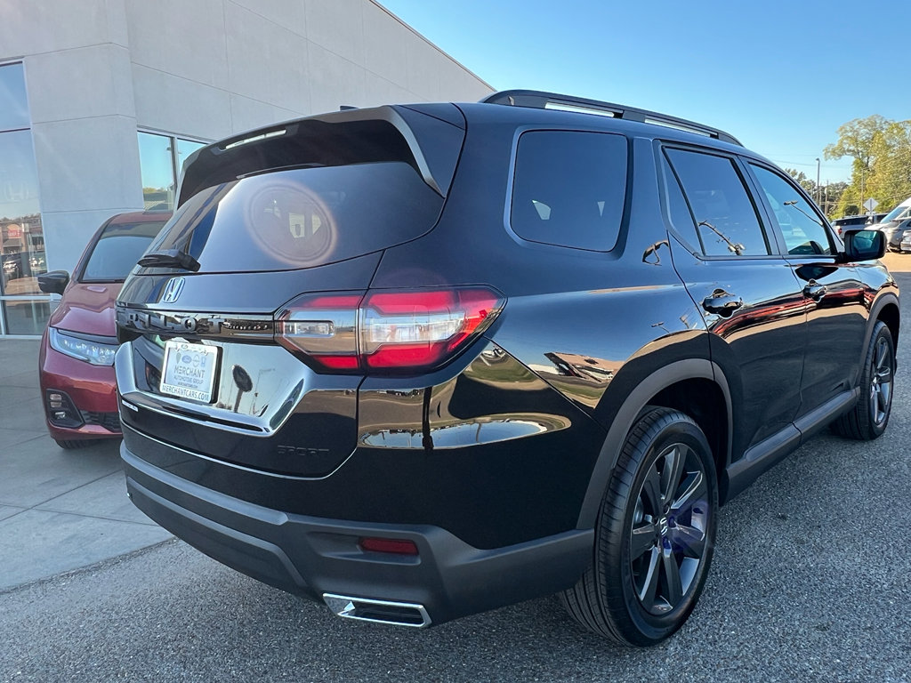 New 2025 Honda Pilot Sport image 8