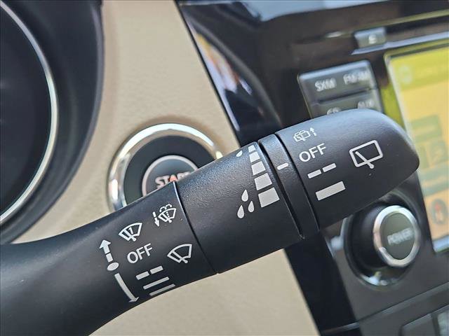Used 2015 Nissan Rogue SV w/ SV Premium Package FWD image 16