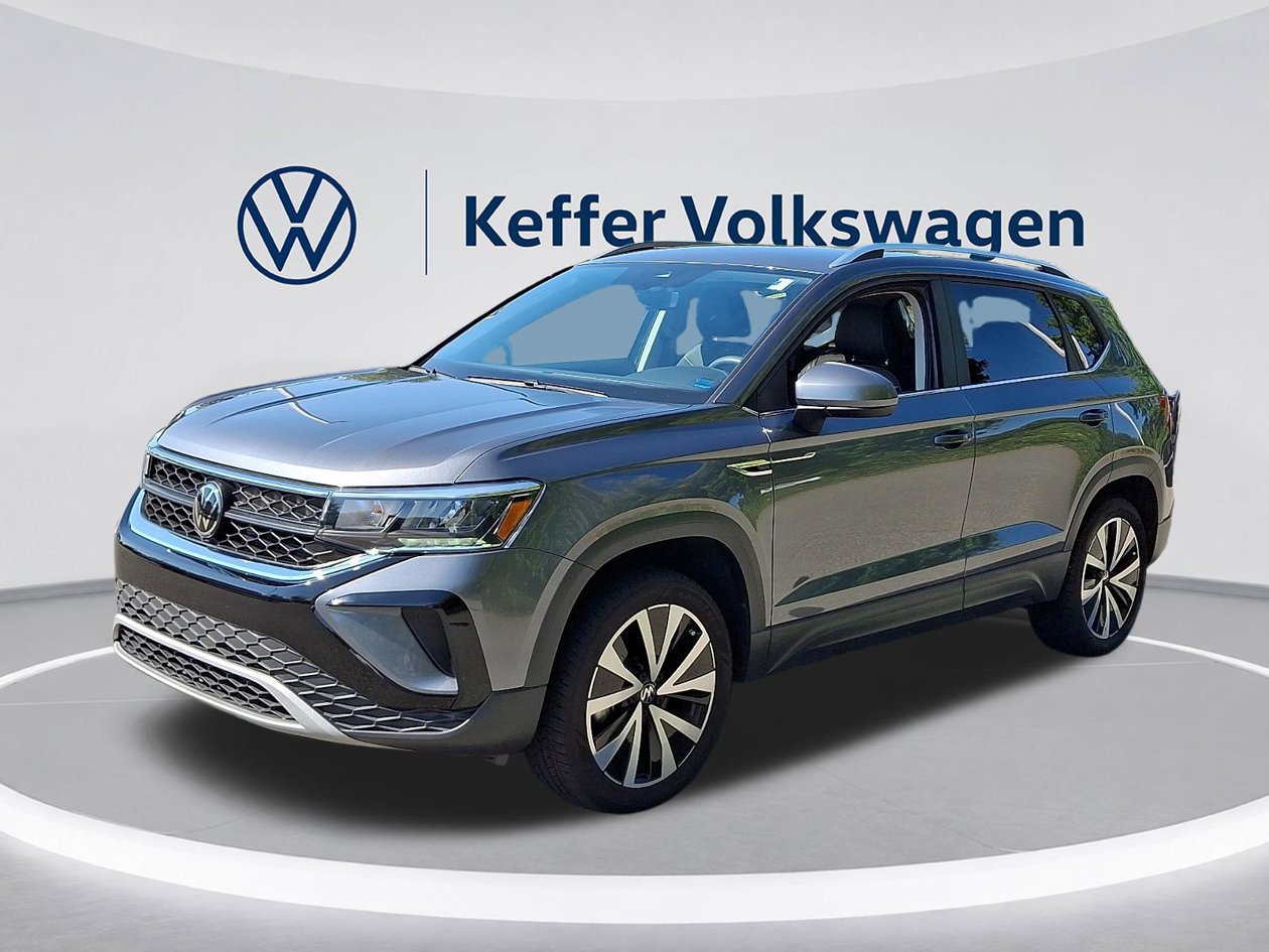 Certified 2023 Volkswagen Taos SE FWD image 3